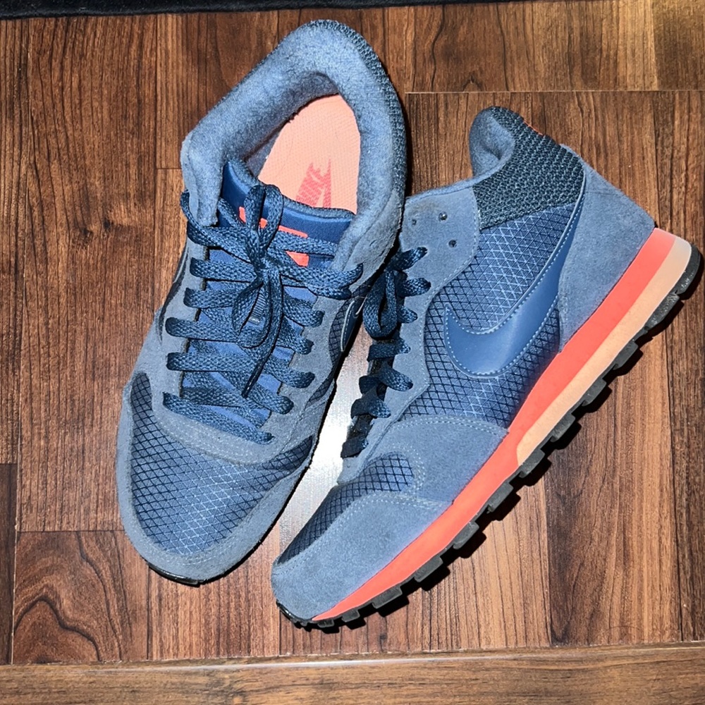 Nike Midtop Sneakers